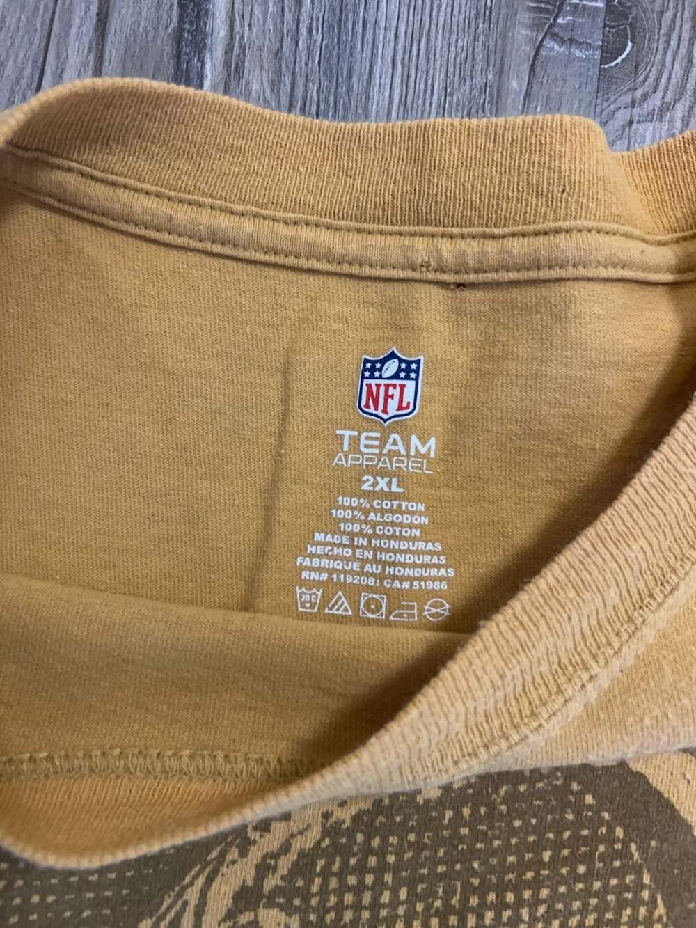 NFL New Orleans Saints Drew Brees #9 Graphic T-Shirt Gold - Picture 2 of 4